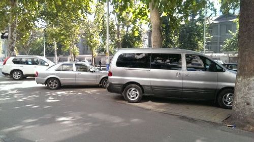 違章停車(chē)被拖壞，就該自認(rèn)倒霉？告訴車(chē)主如何獲得賠償