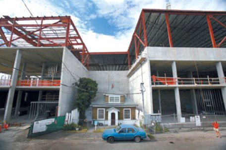 沒有最牛，只有更牛!全球超牛釘子戶大集合! (9)