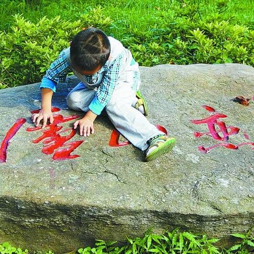 廬山真正成為大眾的旅游景點(diǎn)，緣于1980年上映的電影——《廬山戀》。